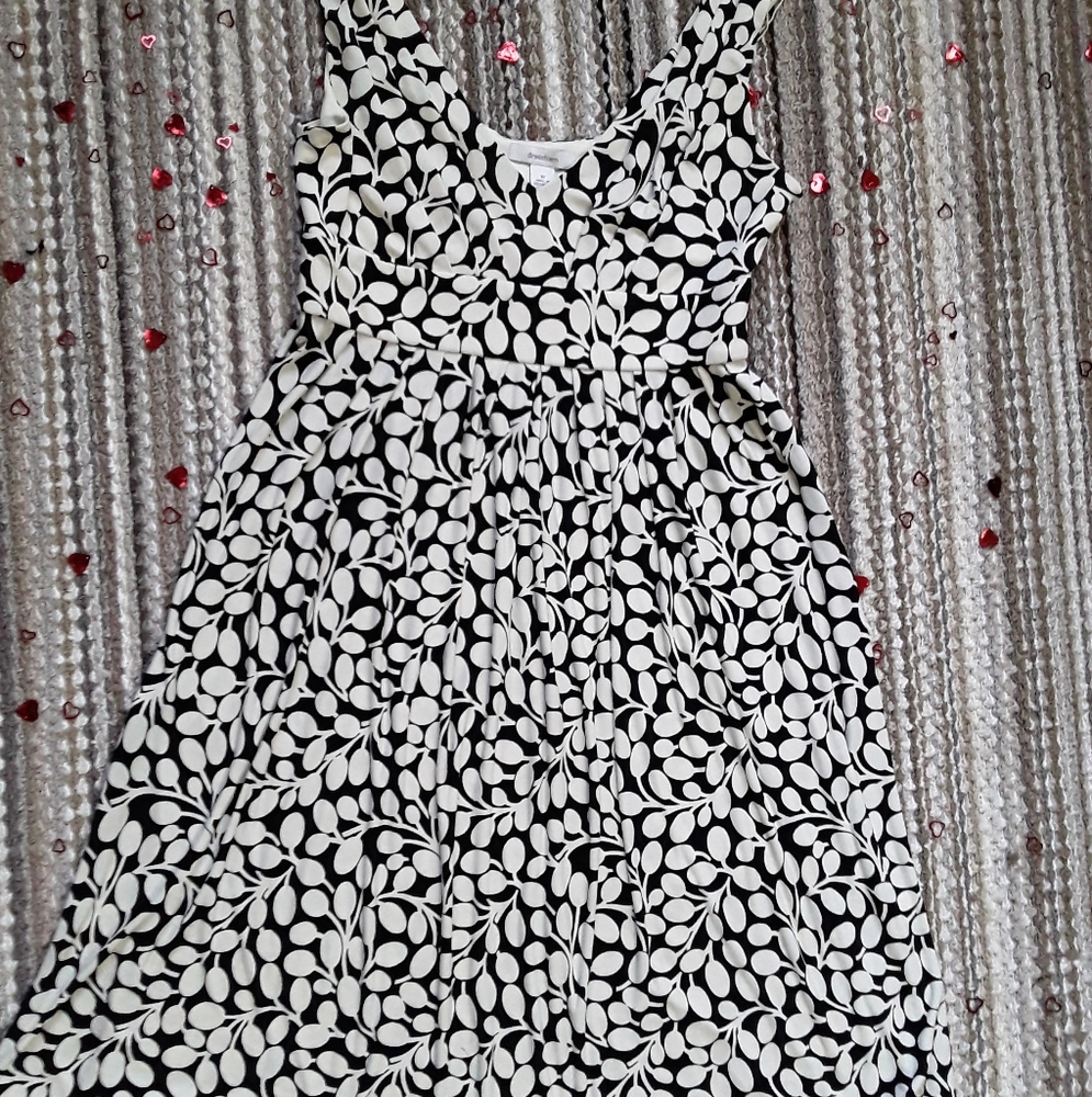 Dressbarn V-Neck Sleeveless Dress